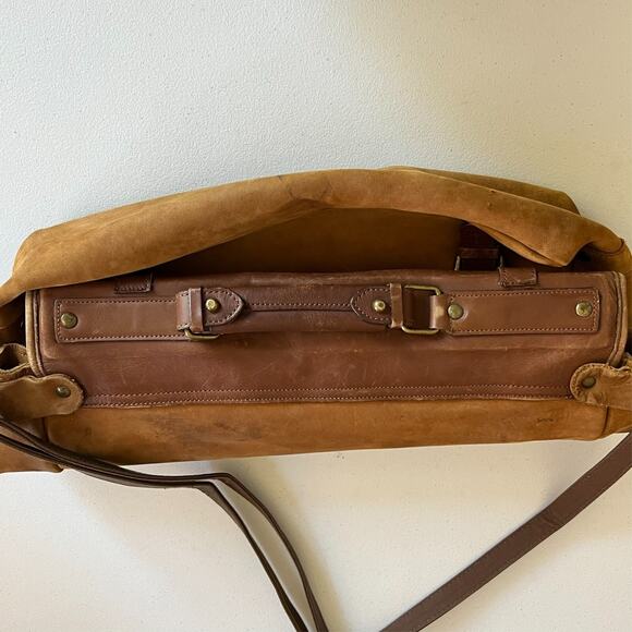 Unisex Brown Genuine Leather Crossbody Messenger Saddle Bag - Picture 10 of 16